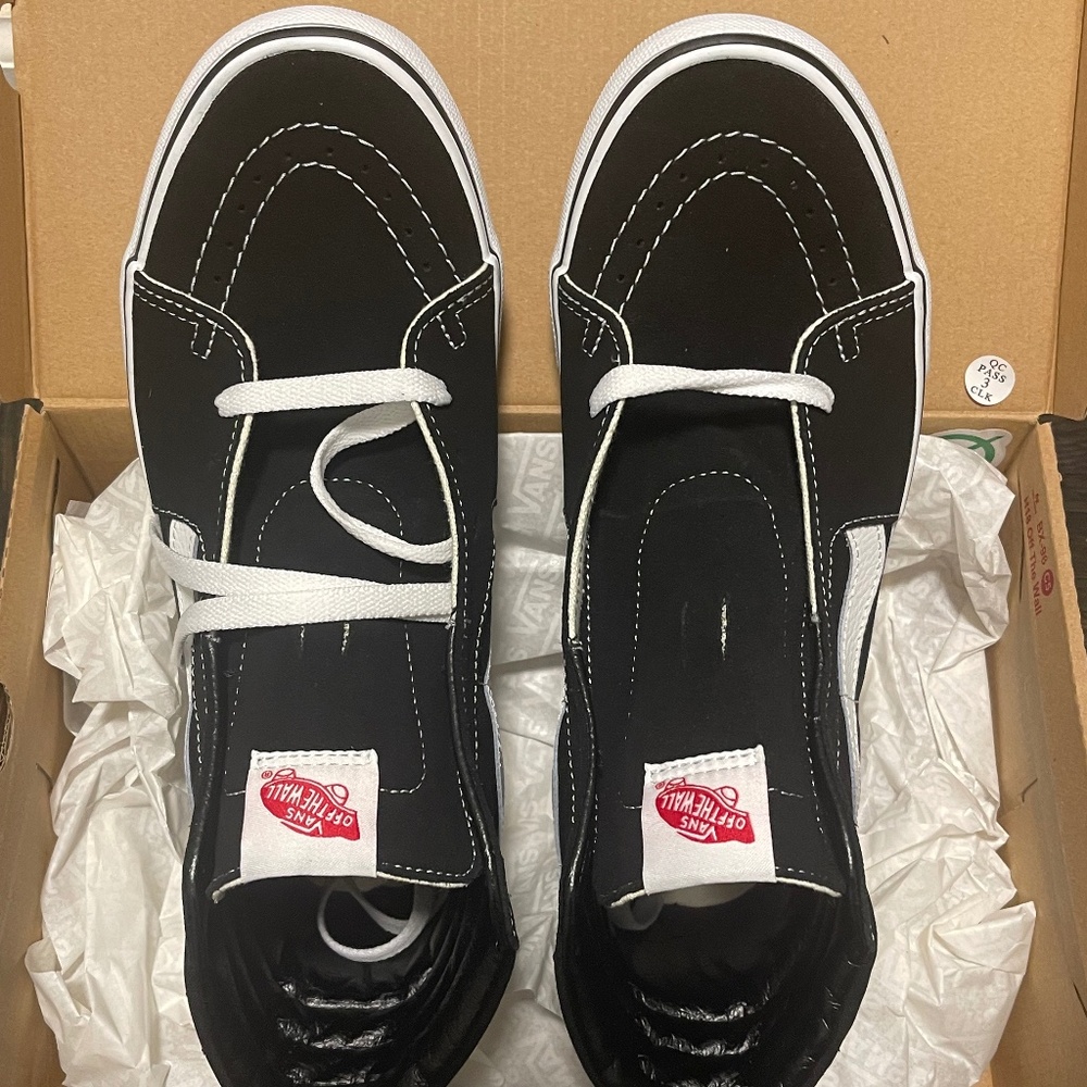 Vans Sk8-Hi Sneakers – Black/Black/White
